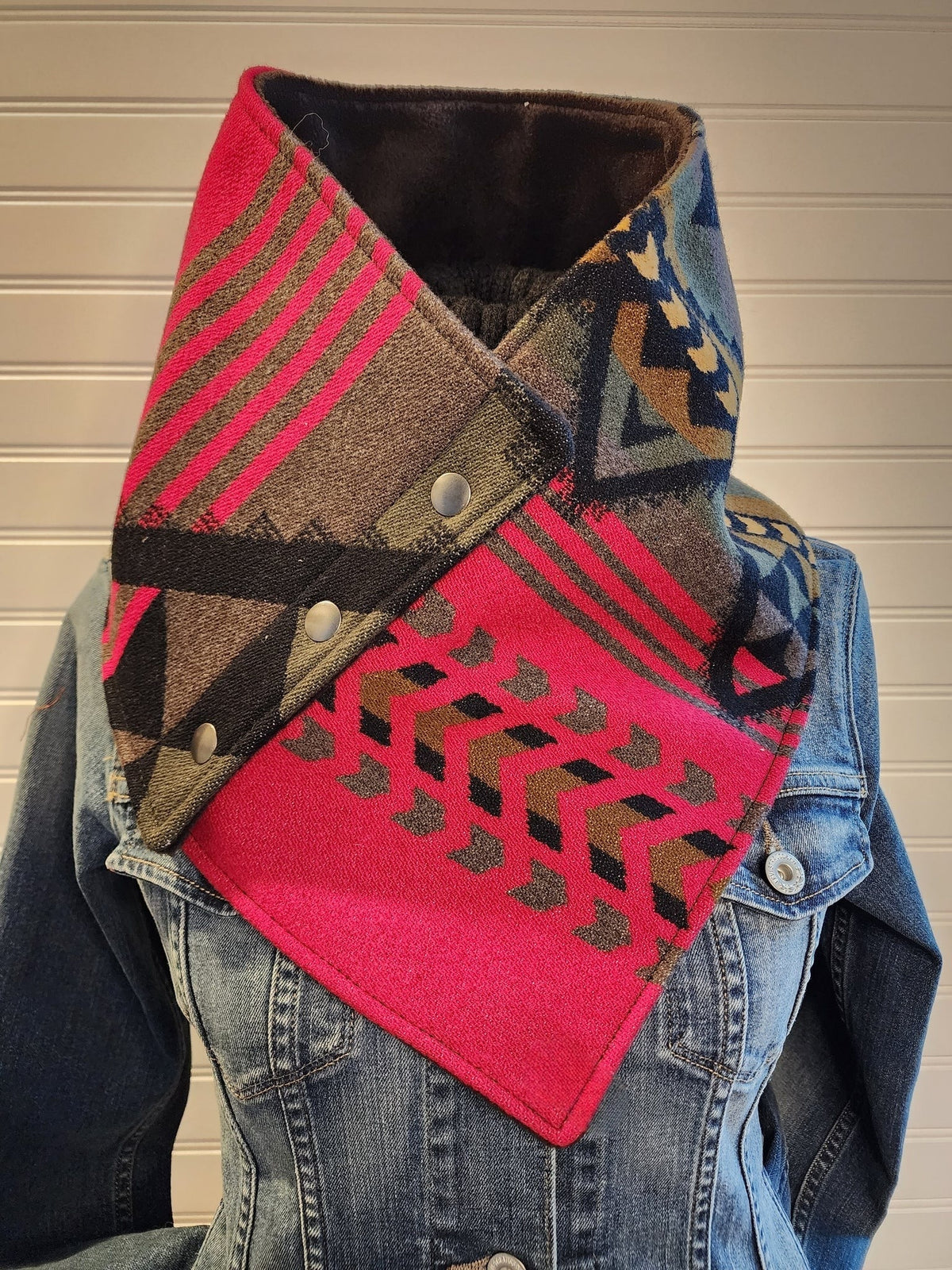 Western Cowboy Lost Trail Warm Neck Hood