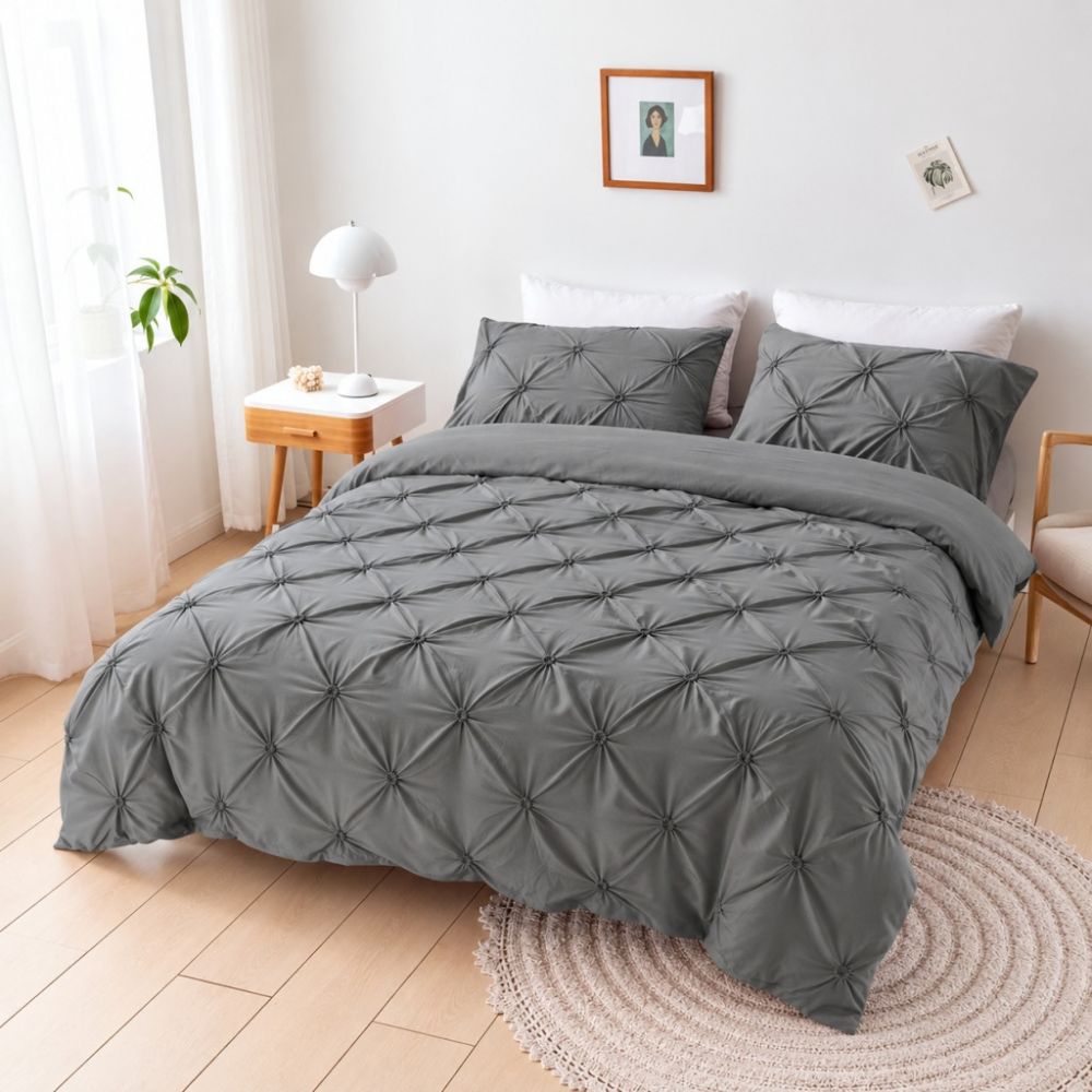 Amore Luxury Pinch Pleat Duvet Cover Set