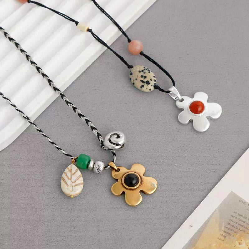 Handmade Floral Beaded Pendant Necklace